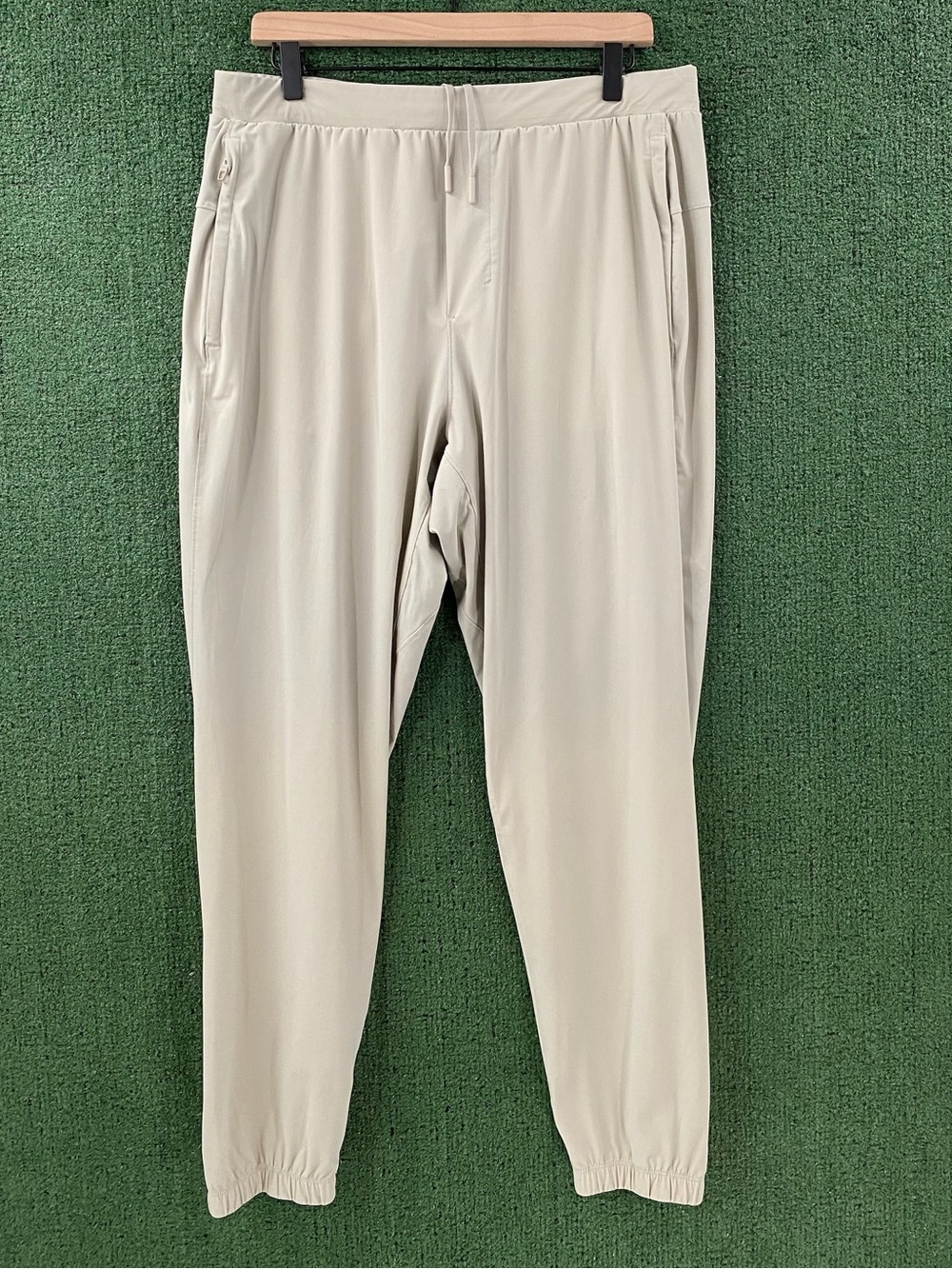 Lululemon Surge Jogger Mojave Tan Pants Men’s Size XL